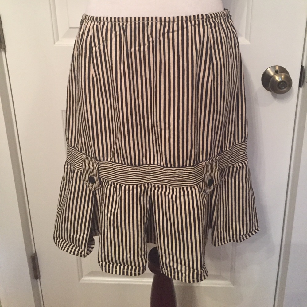 WORTH SKIRT MINI BLACK WHITE STRIPED PLEATS SIZE 2